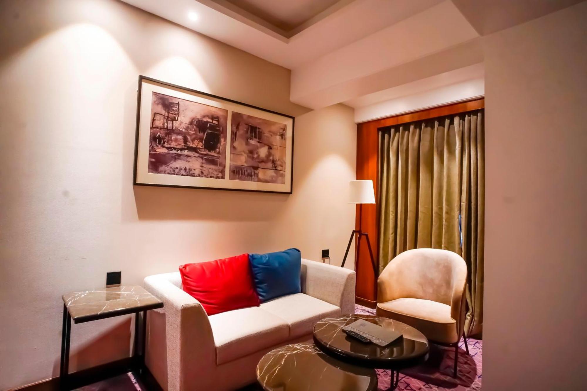 Ishaan Sarovar Portico دوغار المظهر الخارجي الصورة