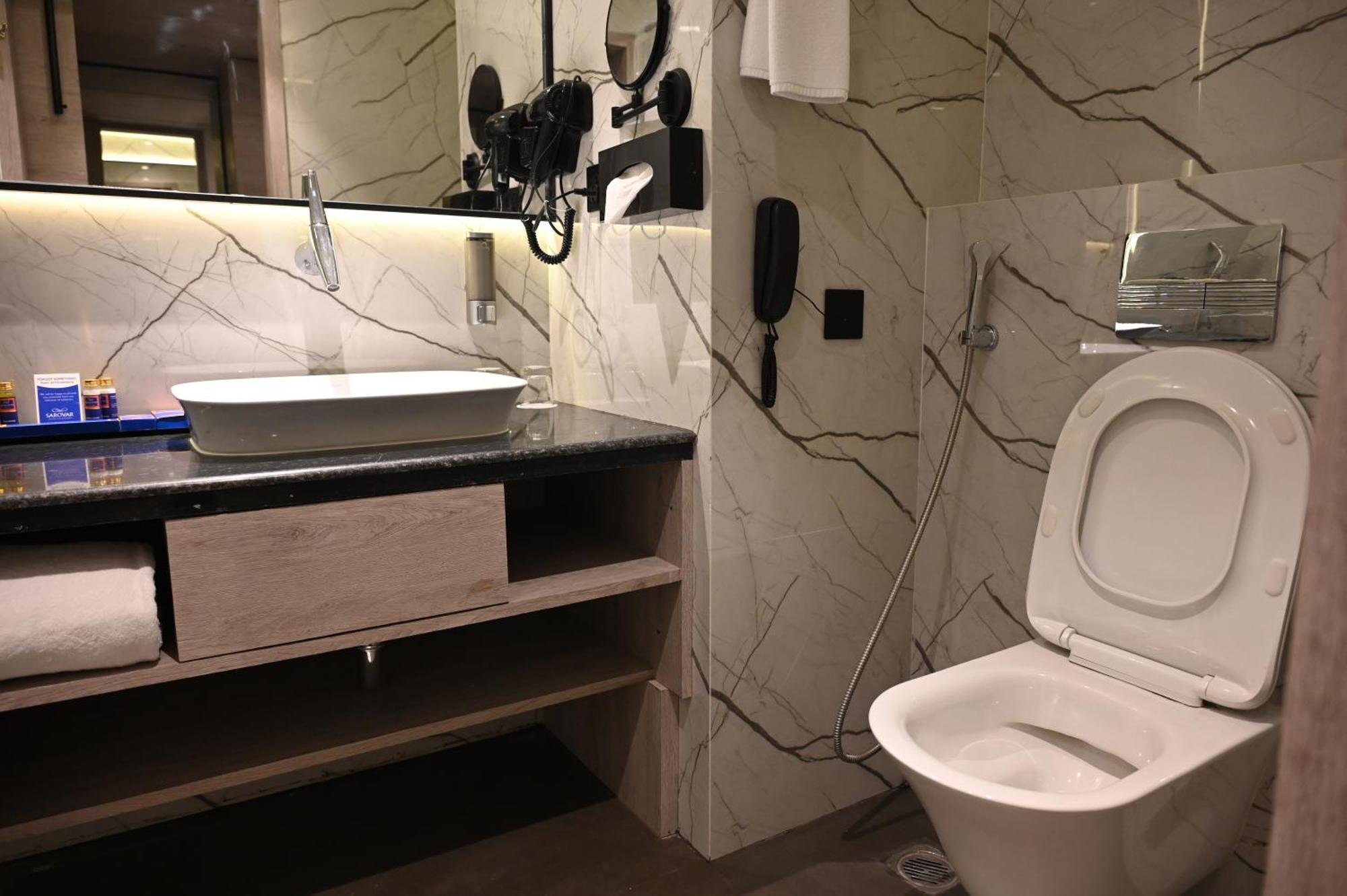 Ishaan Sarovar Portico دوغار المظهر الخارجي الصورة
